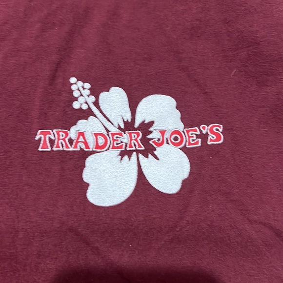 TRADER JOES CREW NECK T SHIRT - Picture 2 of 4